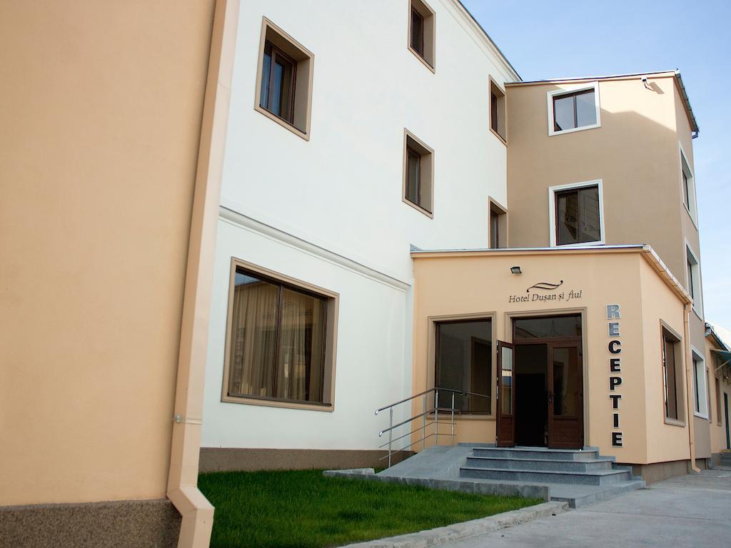 Hotel Dusan Si Fiul Resita Nord Extérieur photo